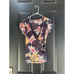 Sweet Pea Black Floral Print V-Neckline Short Sleeves Wrap Top Size Large